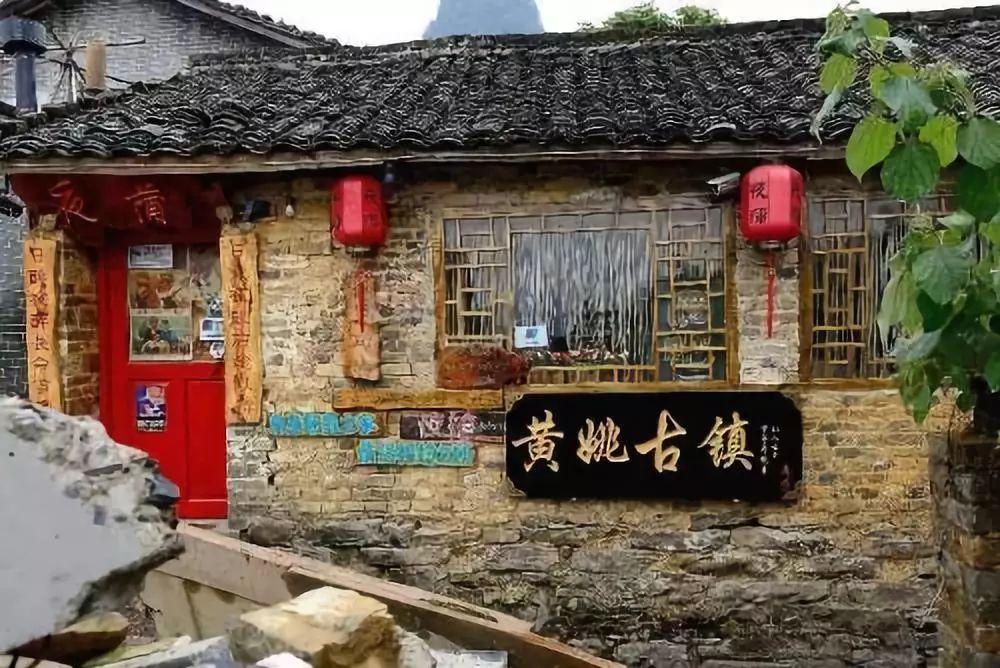 61岁喜剧大师新片撞上《年会不能停》，票房仅1.3万